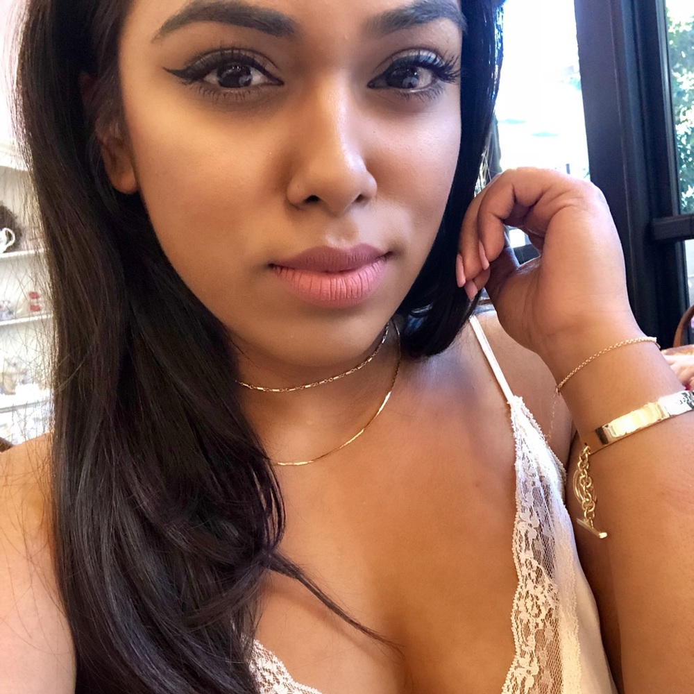 Meet your Posher, Faresha